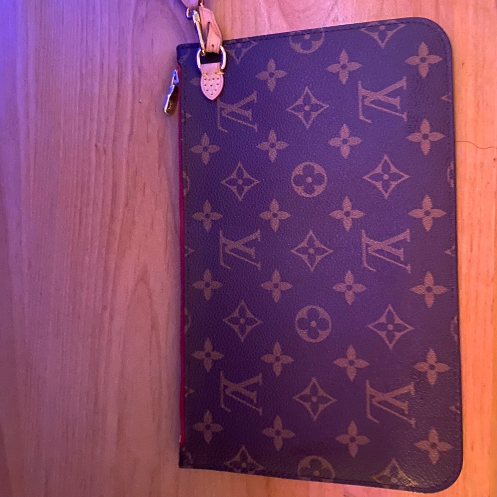 Louis Vuitton Removable zipped pouch